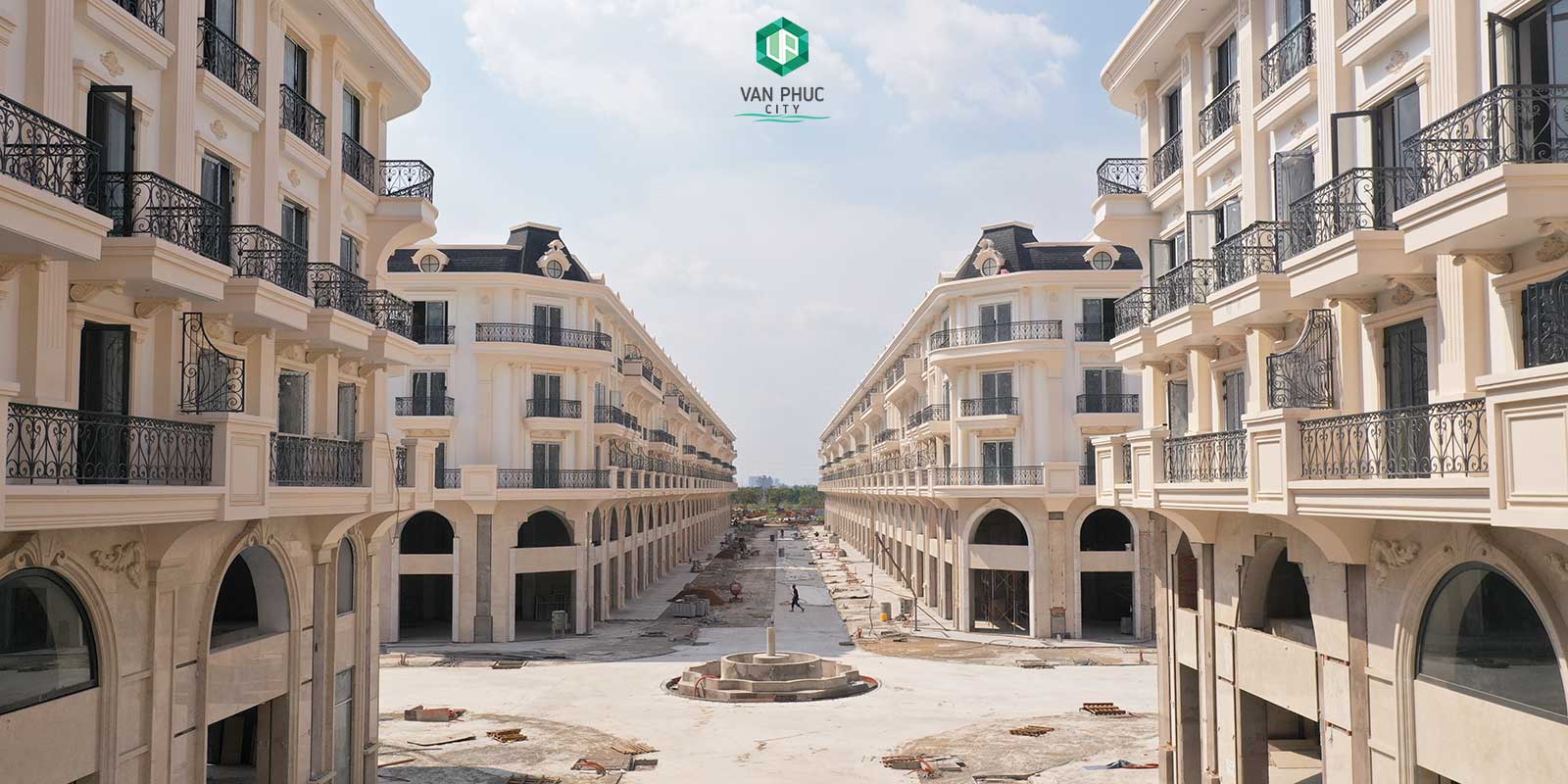 Hình ảnh phố Royal Vạn Phúc quản trường trung tâm tháng 2/2022