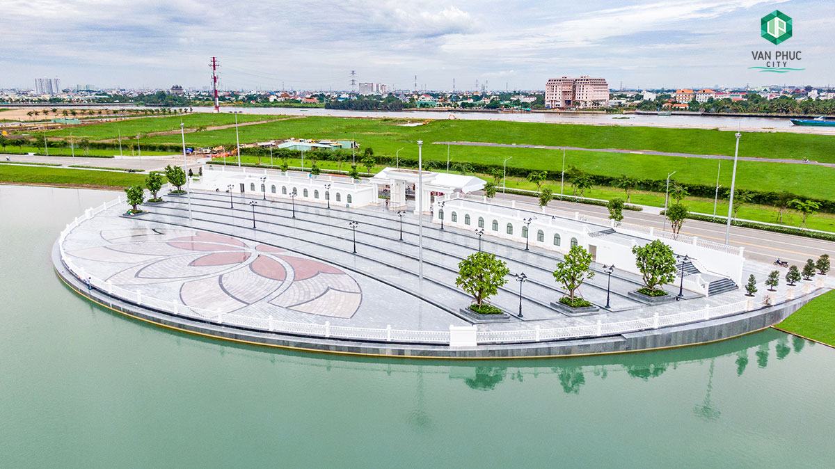 Diamond Square Vạn Phúc City