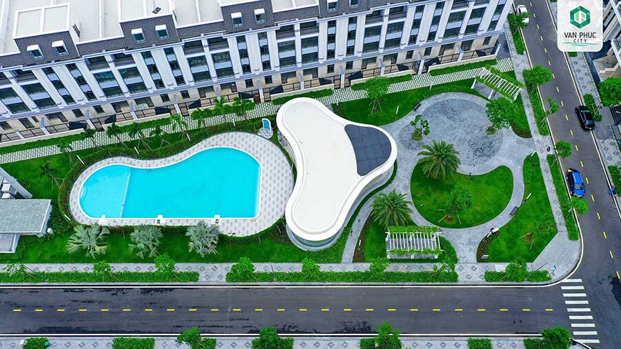 hồ bơi Royal Garden - Đông Nam