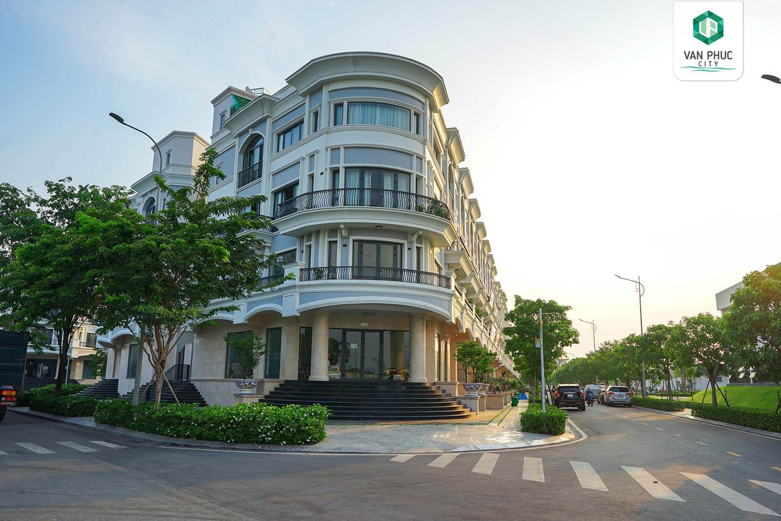 Nhà phố căn góc Vạn Phúc City L5