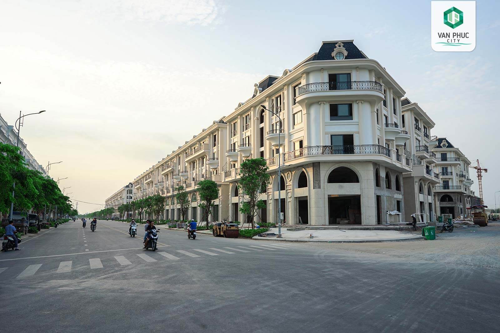 Căn góc phố thương mại Royal Vạn Phúc - Mặt tiền Đinh Thị Thi