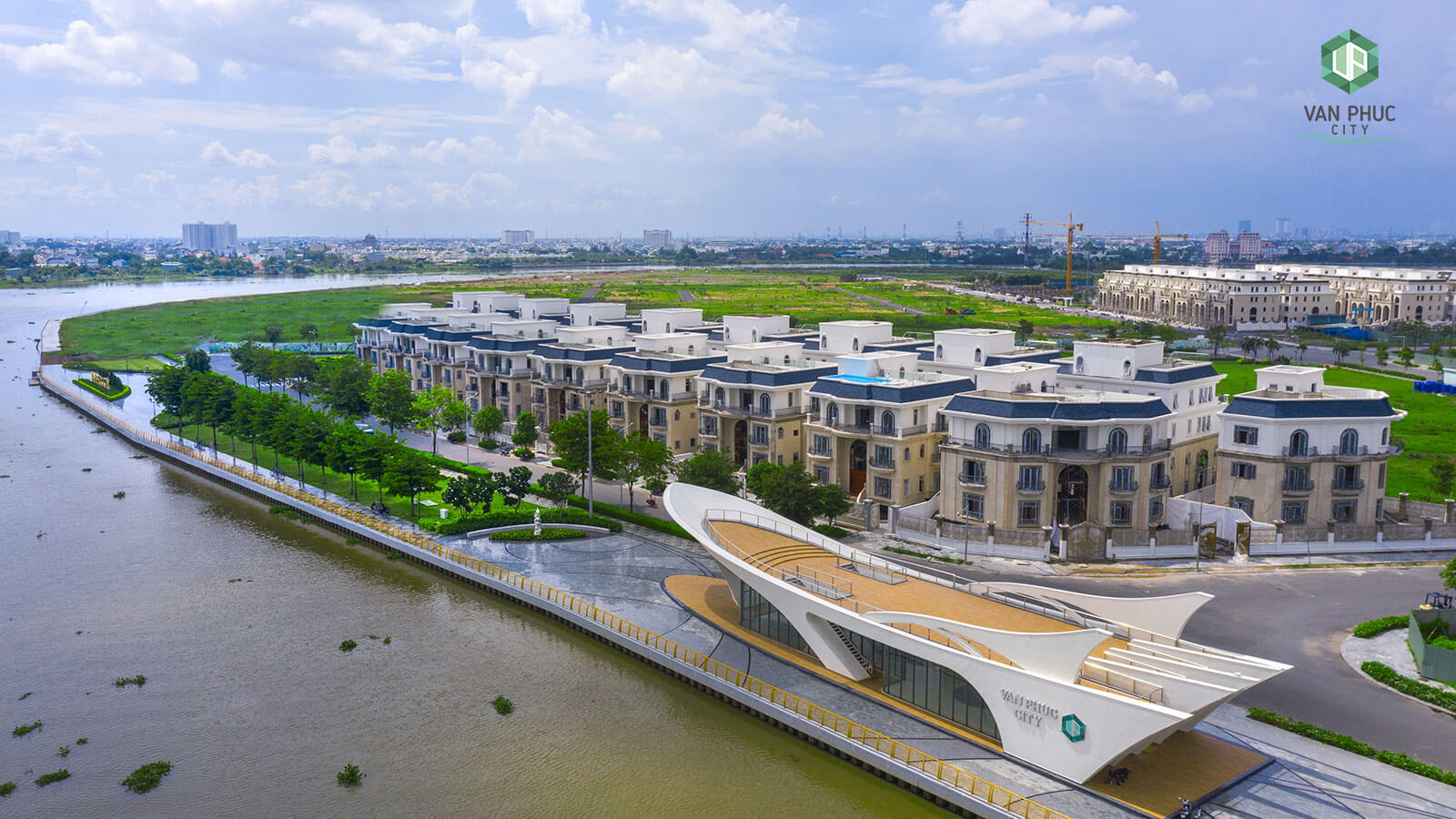 tien do van phuc mansion biet thu don lap ben song sai gon