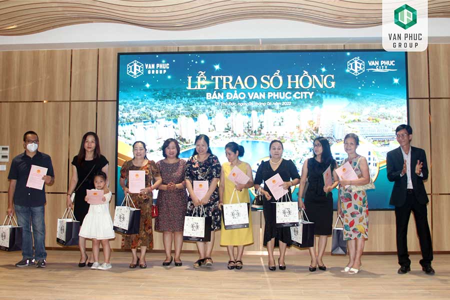 Vạn Phúc City trao sổ hồng bán đảo vạn phúc thủ đức